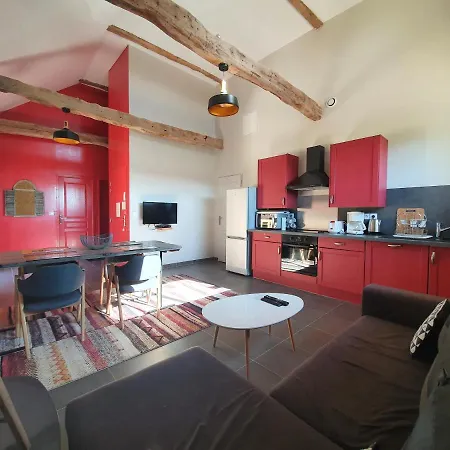 Le Clos De La Caneda Bed and Breakfast 4*