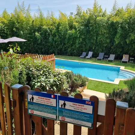 Le Clos De La Caneda 住宿加早餐酒店 萨尔拉拉卡内达