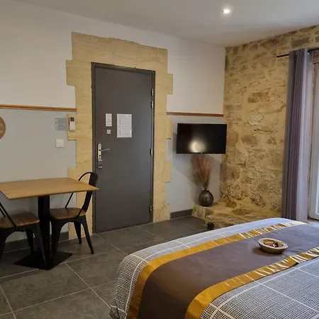 Le Clos De La Caneda 住宿加早餐酒店 4*