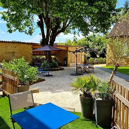 Le Clos De La Caneda Bed and Breakfast