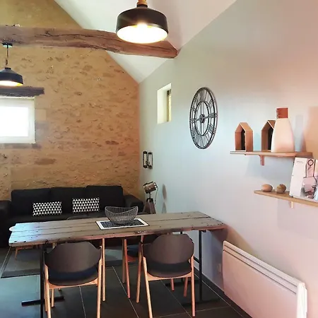 Le Clos De La Caneda לינה וארוחת בוקר סרלה-לה קנדה