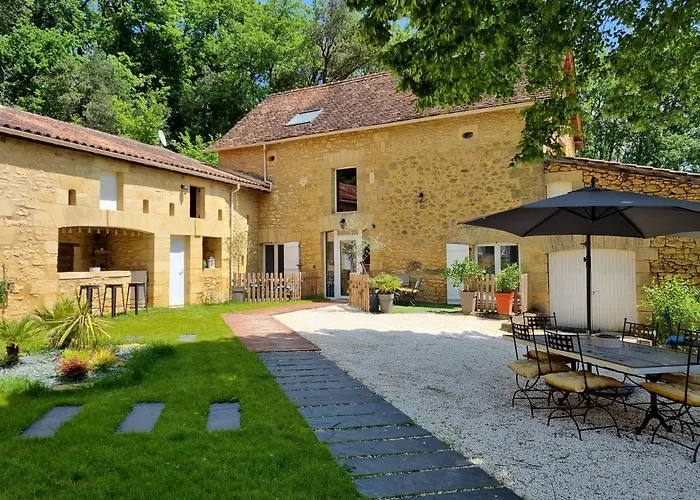 Le Clos De La Canéda Bed and breakfast 4*