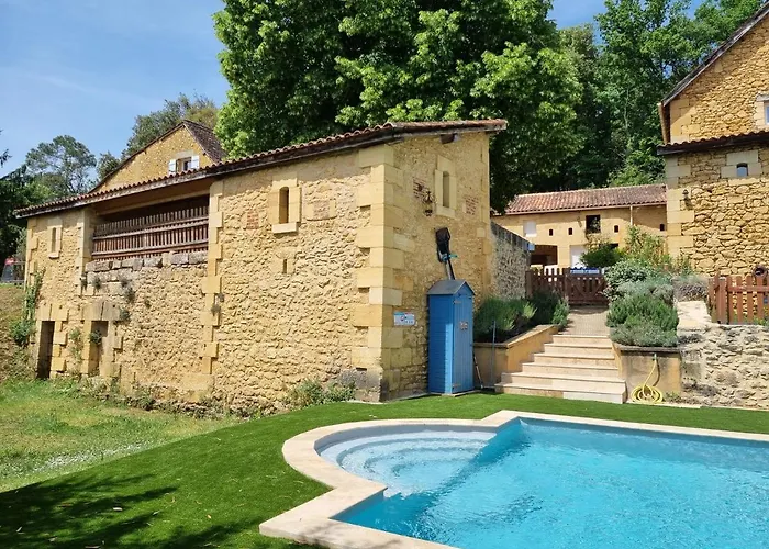 Le Clos De La Canéda Bed and breakfast 4*