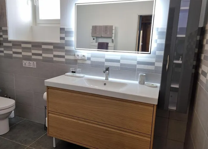 Le Clos De La Caneda Bed & Breakfast