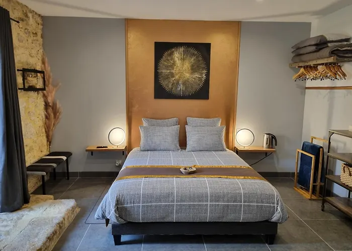 Le Clos De La Caneda Bed & Breakfast 4*